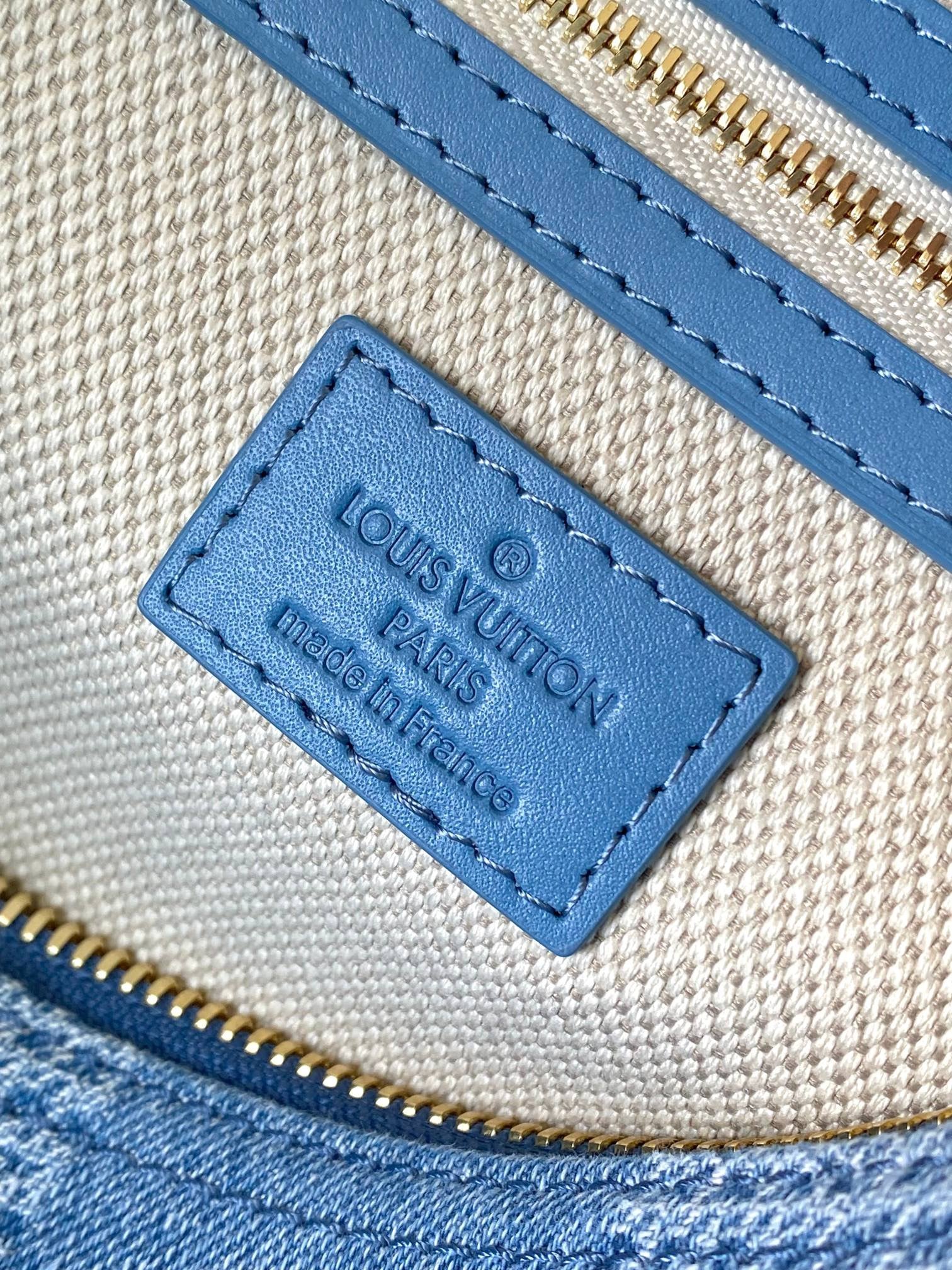 LOUIS VUITTON- LV bag