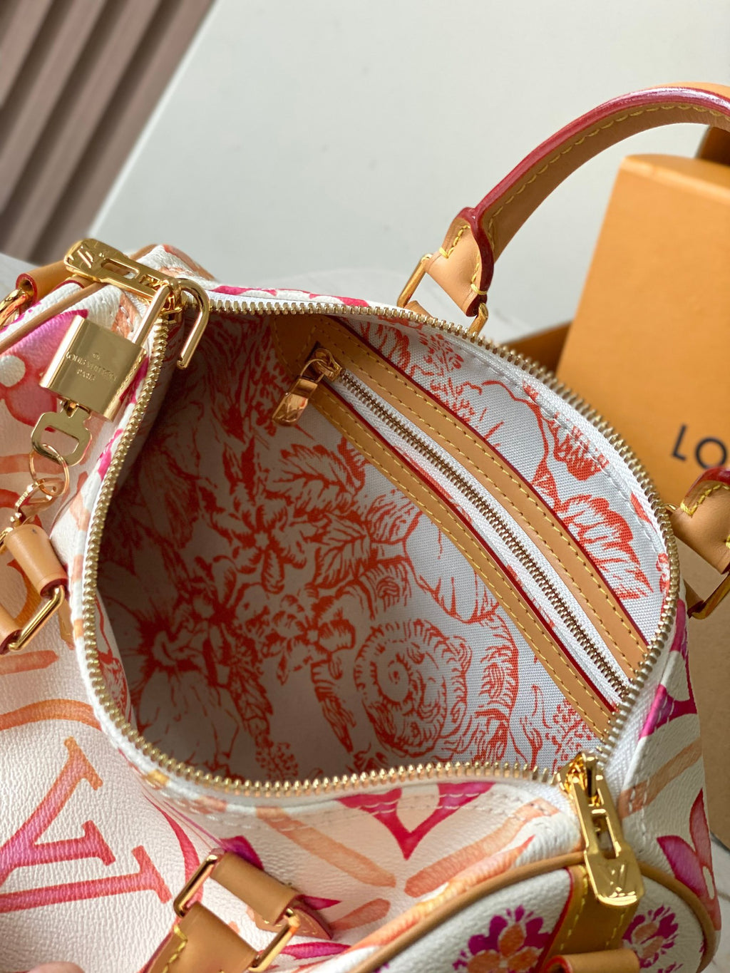 LOUIS VUITTON- LV bag