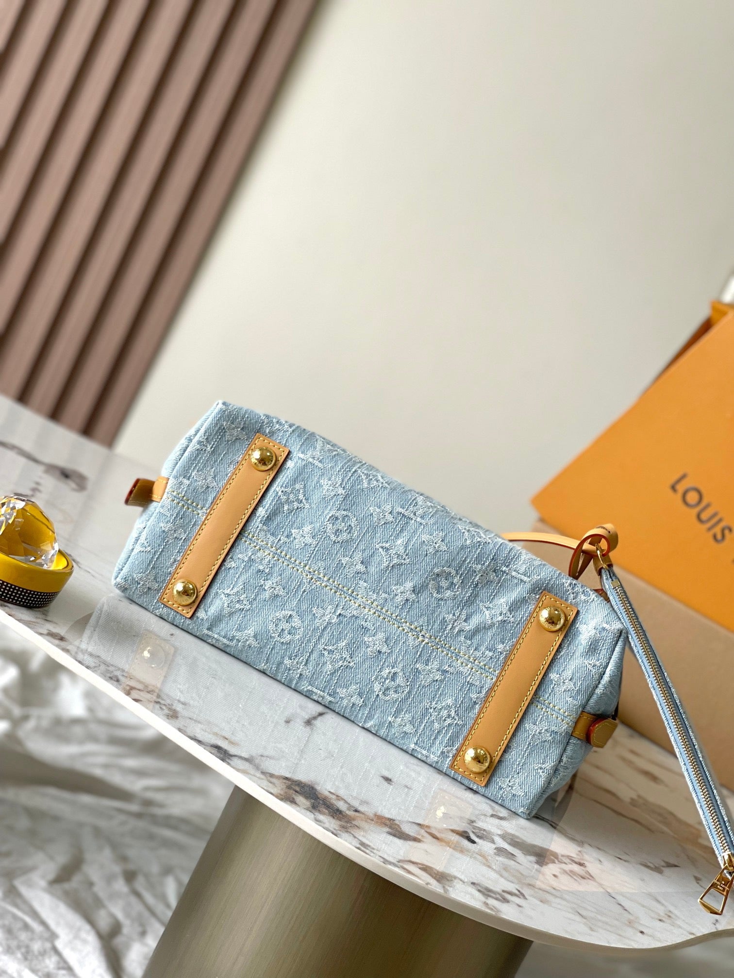 LOUIS VUITTON- LV bag