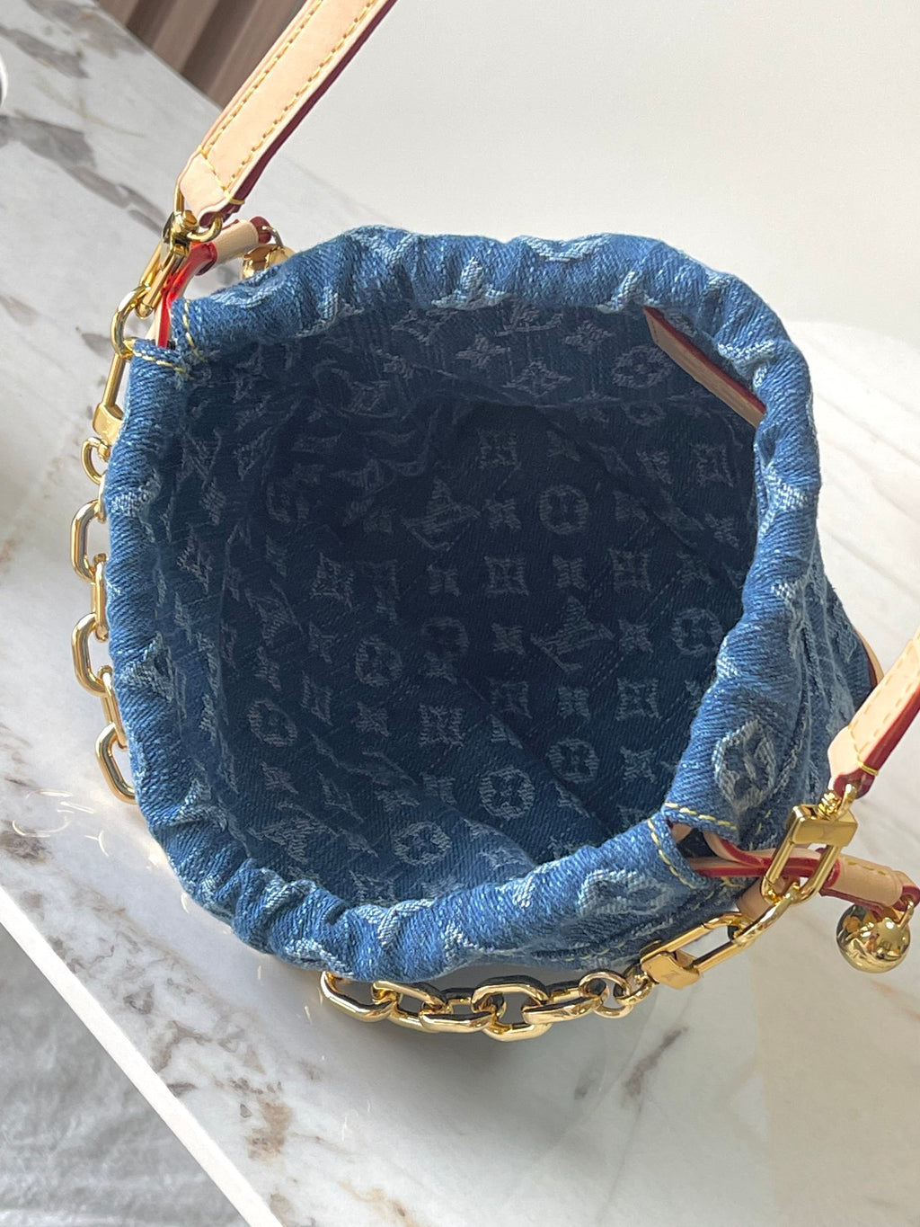 LOUIS VUITTON- LV bag