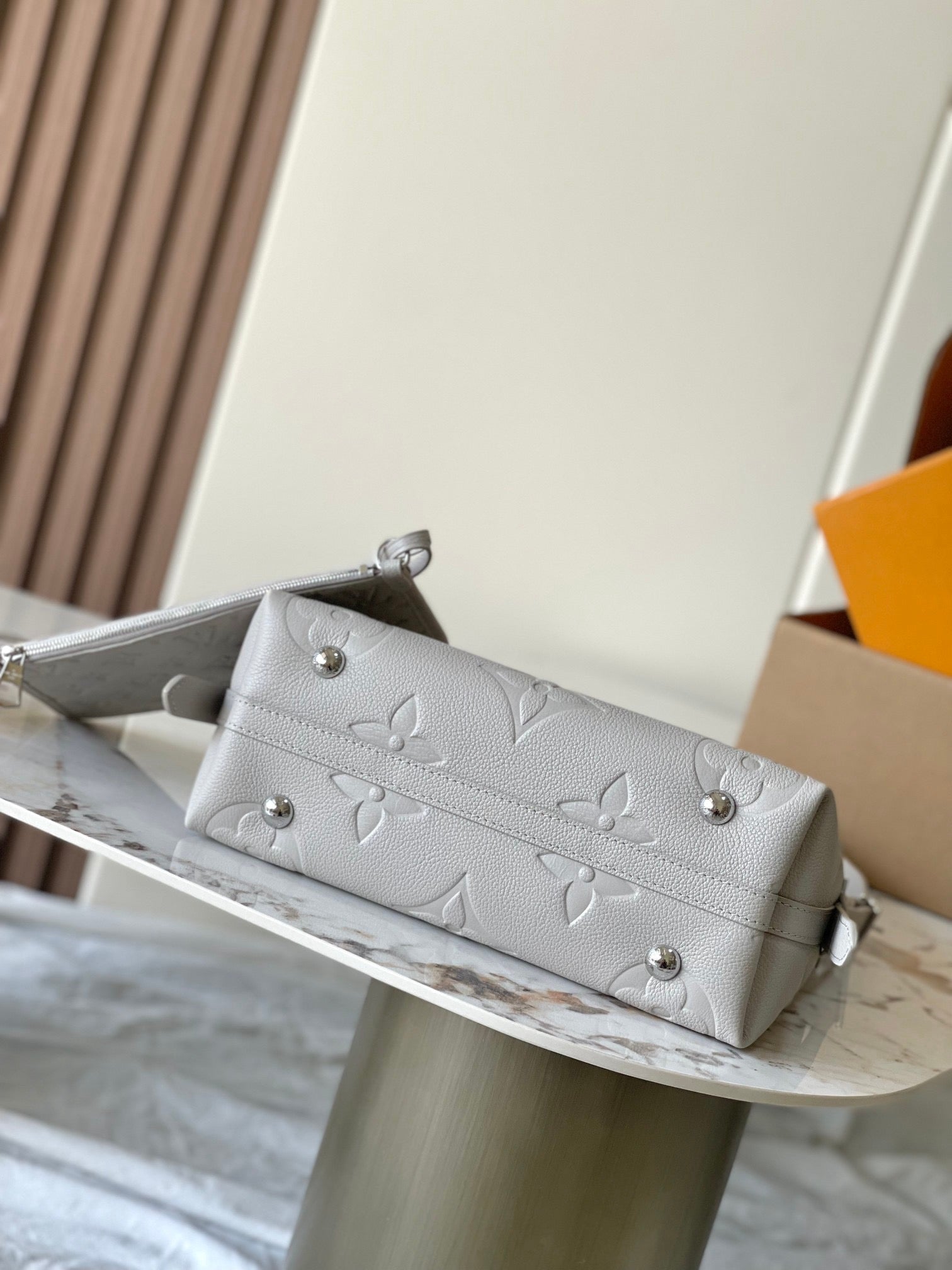 LOUIS VUITTON- LV bag