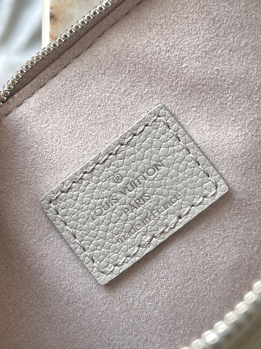 LOUIS VUITTON- LV bag