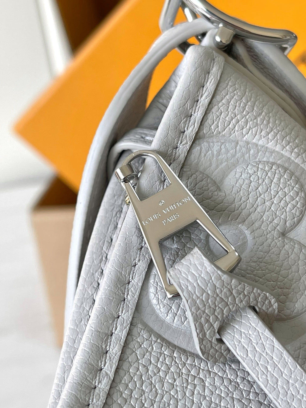 LOUIS VUITTON- LV bag