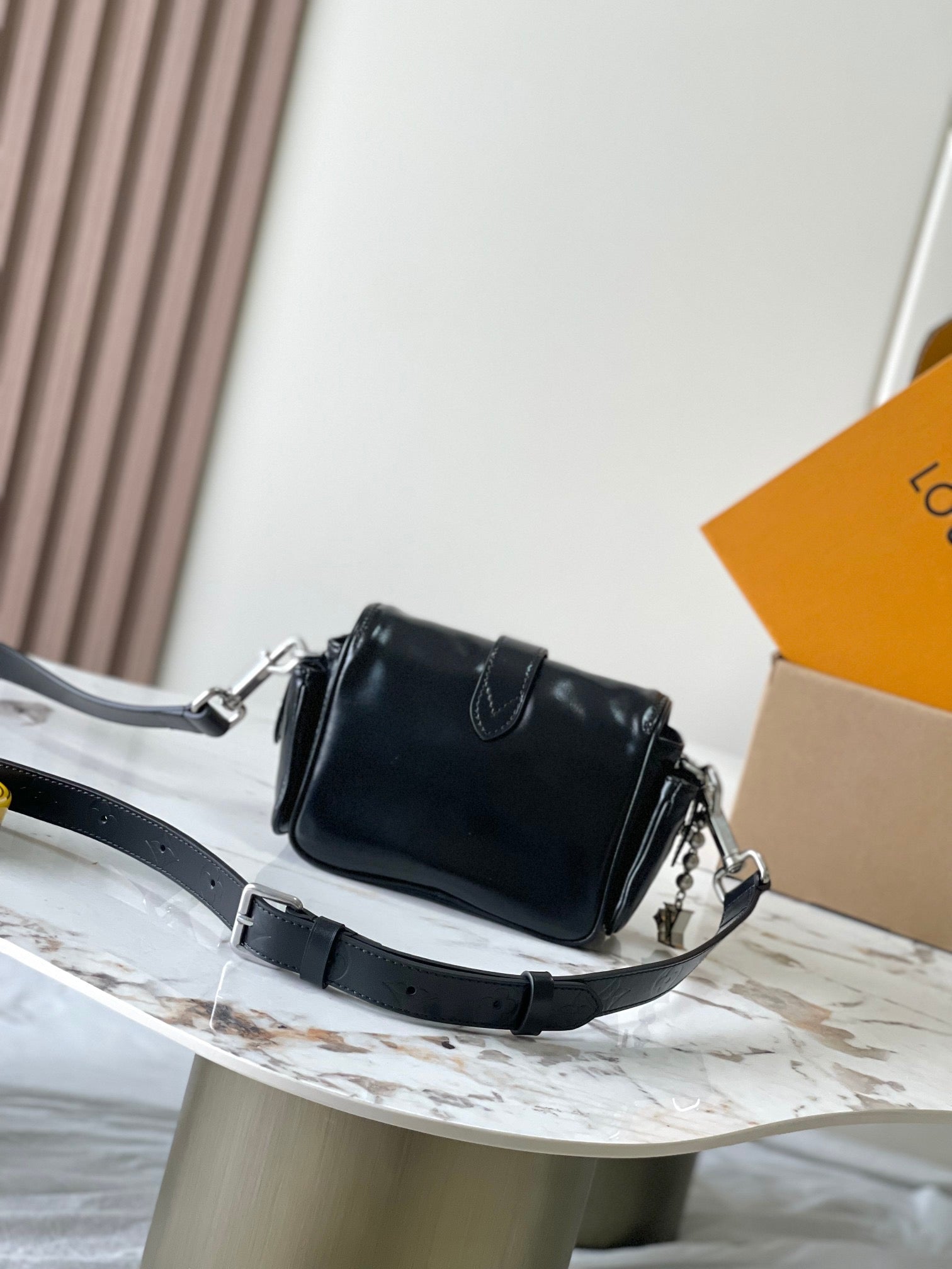 LOUIS VUITTON- LV bag