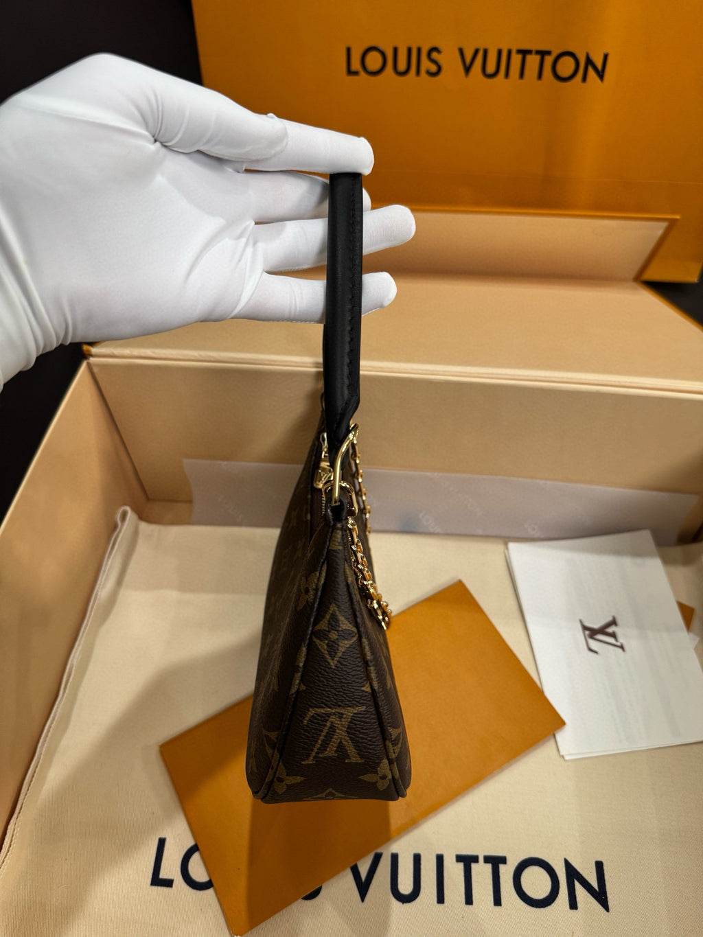 LOUIS VUITTON- LV bag