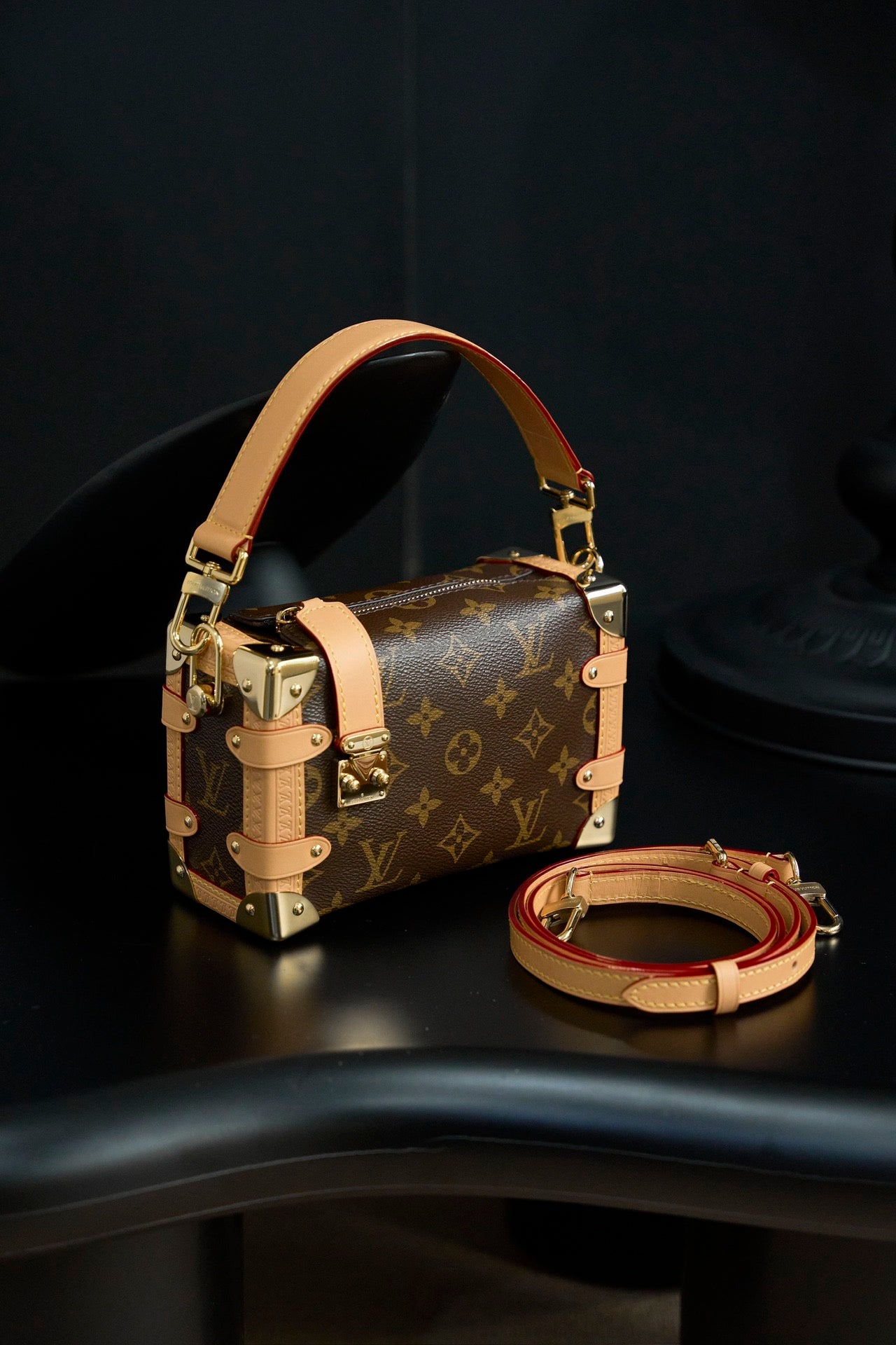 LOUIS VUITTON- LV bag
