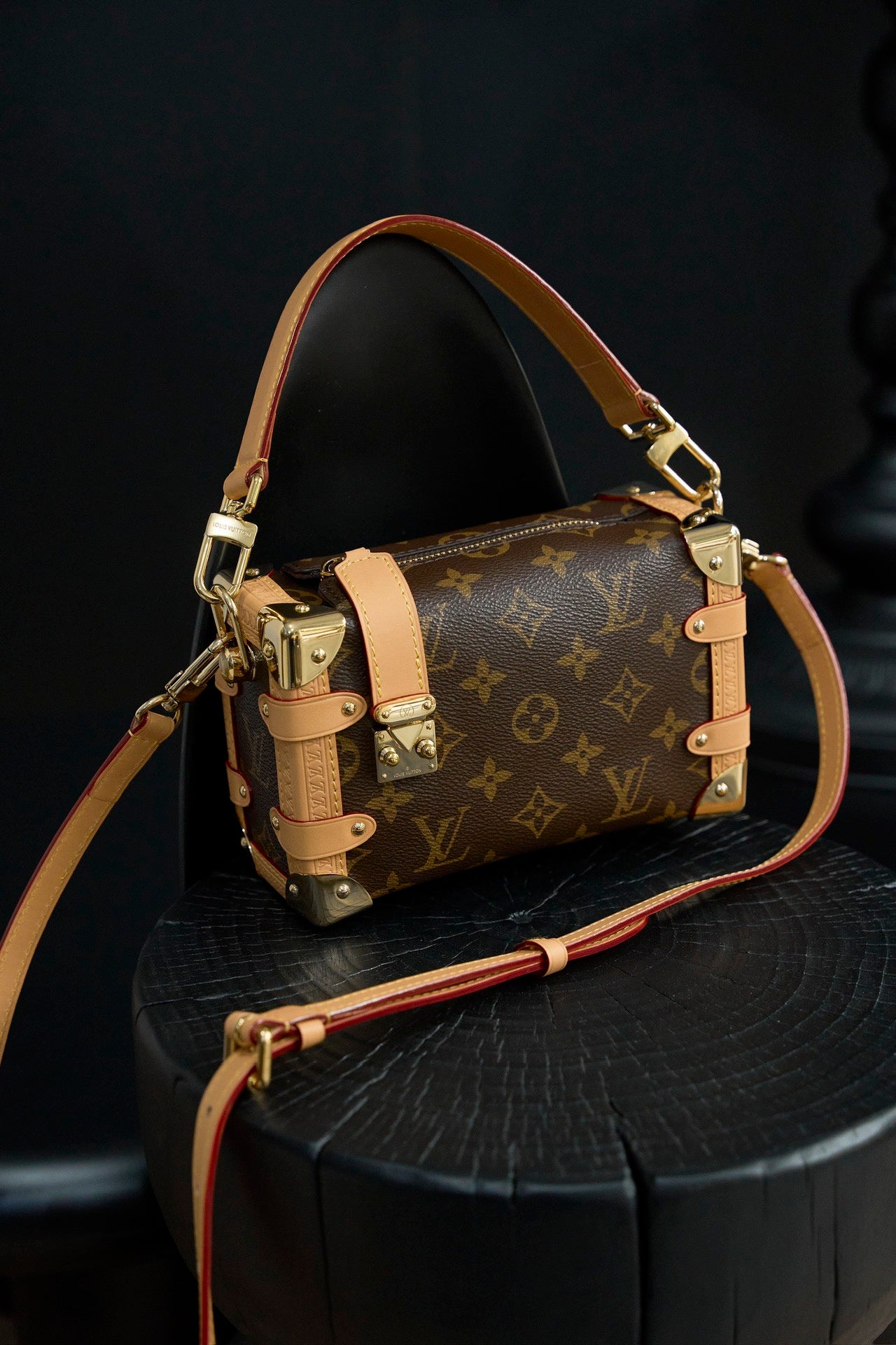 LOUIS VUITTON- LV bag