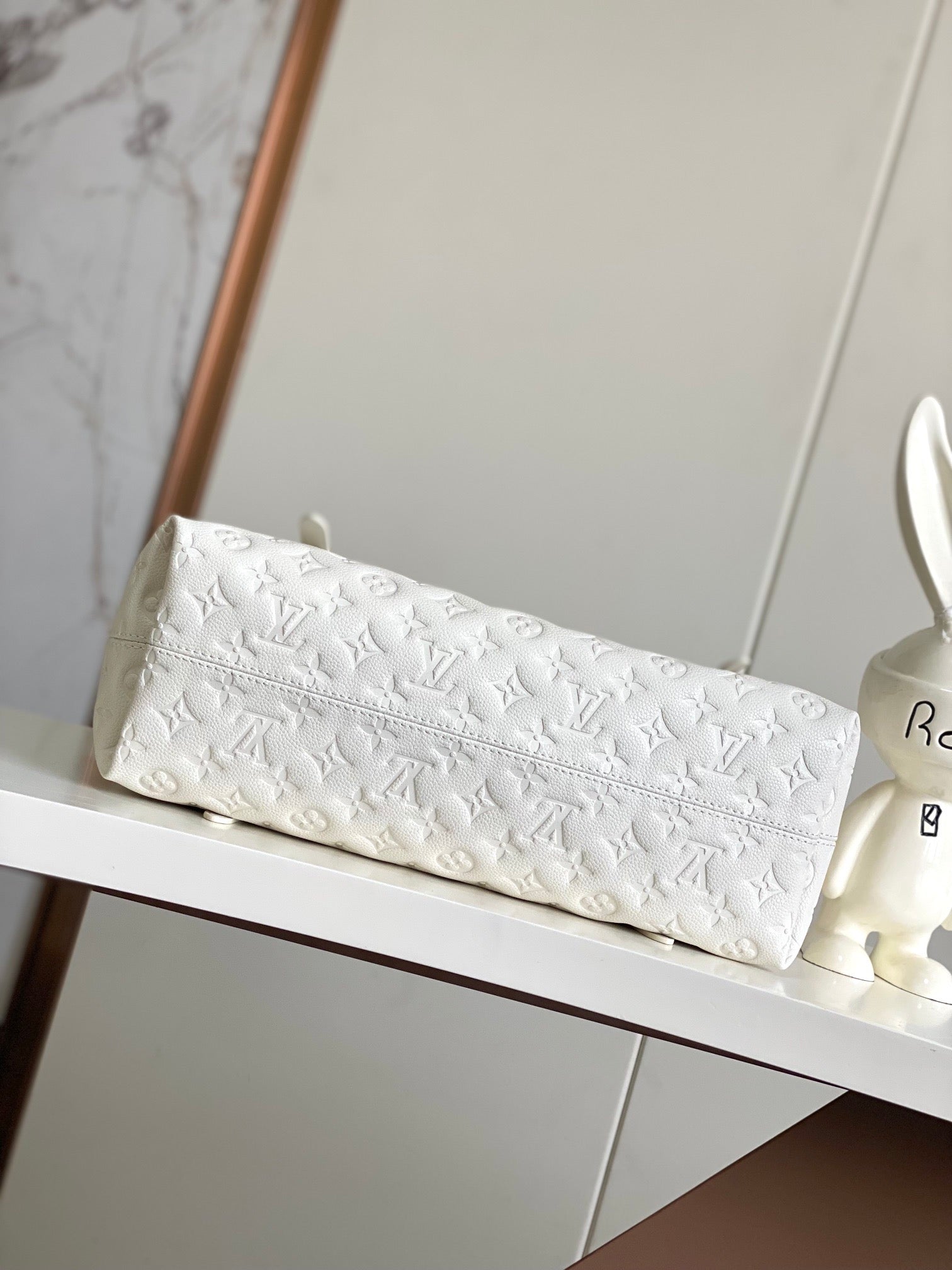 LOUIS VUITTON- LV bag