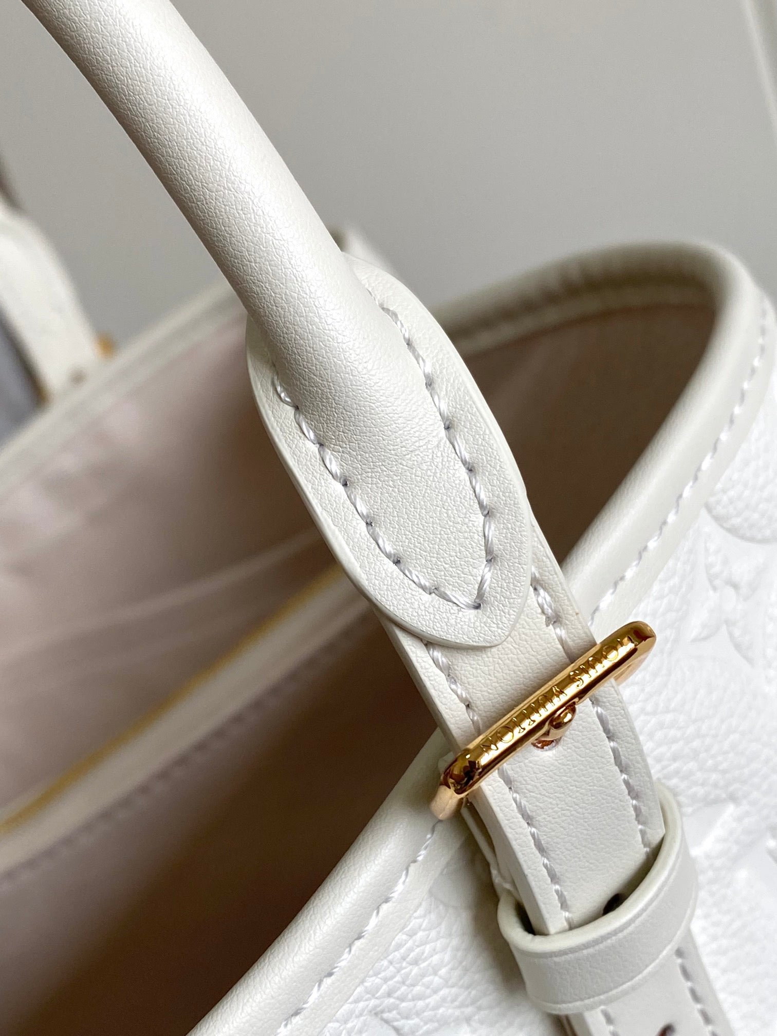 LOUIS VUITTON- LV bag