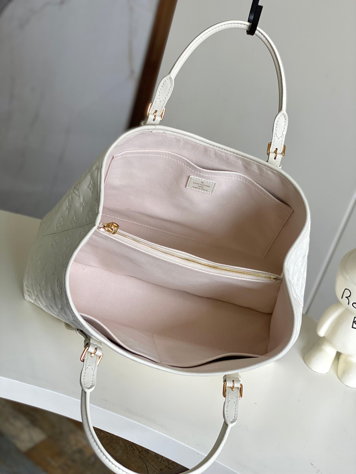 LOUIS VUITTON- LV bag