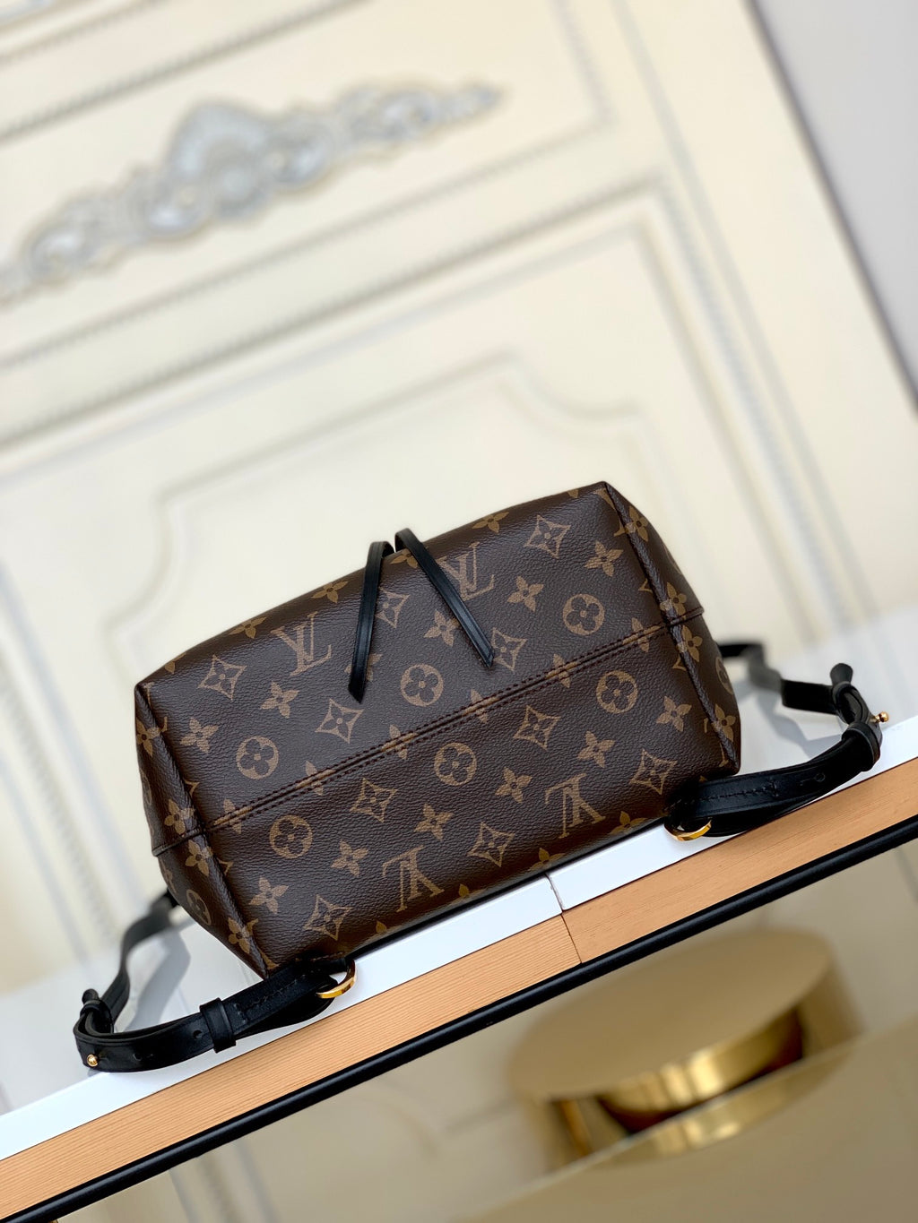 LOUIS VUITTON- LV bag