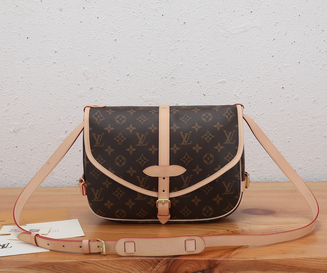 LOUIS VUITTON- LV bag