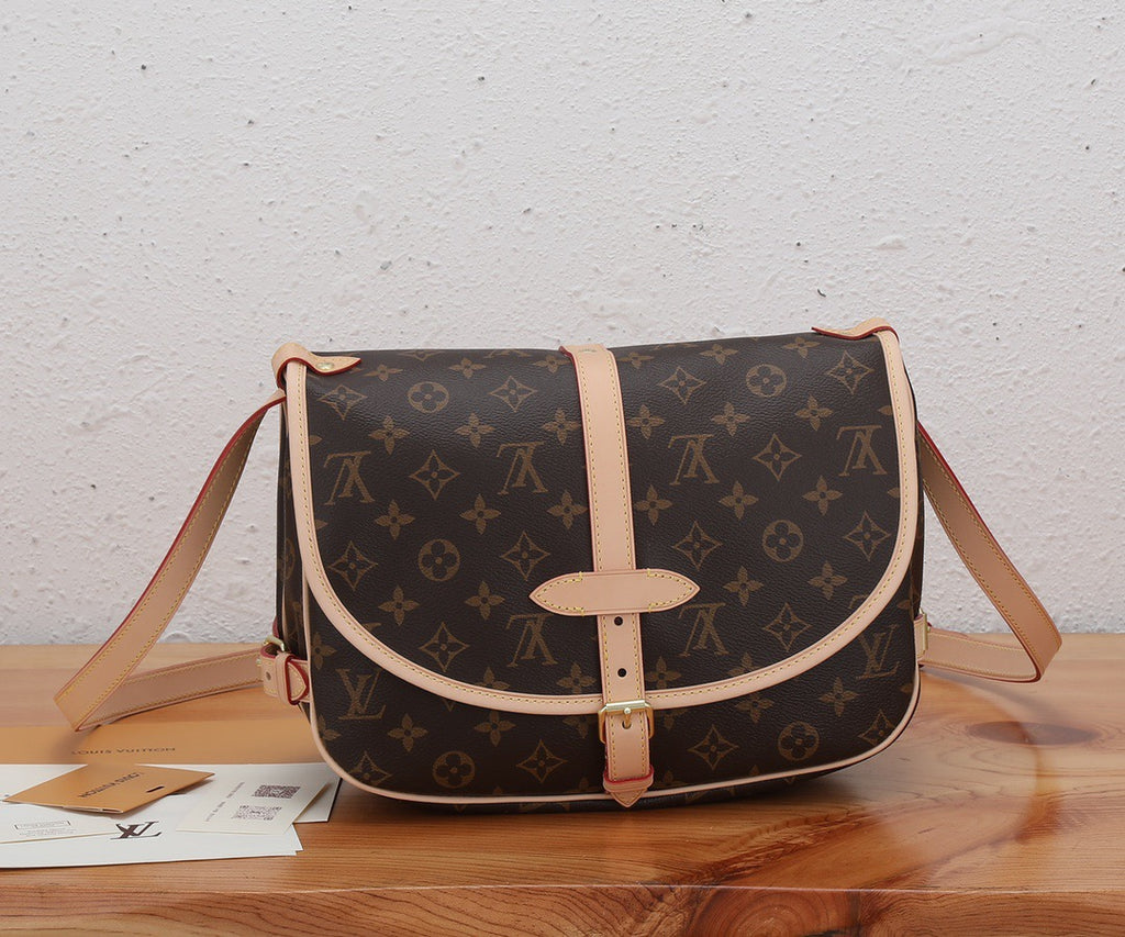 LOUIS VUITTON- LV bag