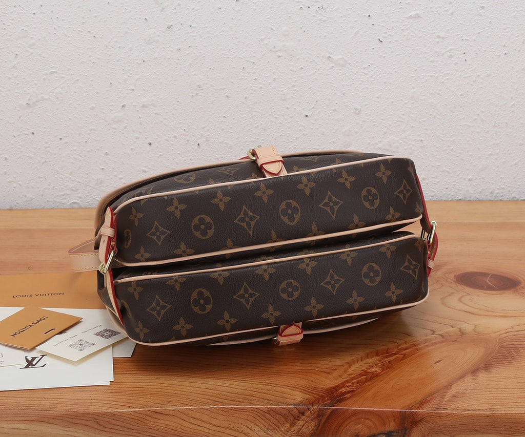 LOUIS VUITTON- LV bag