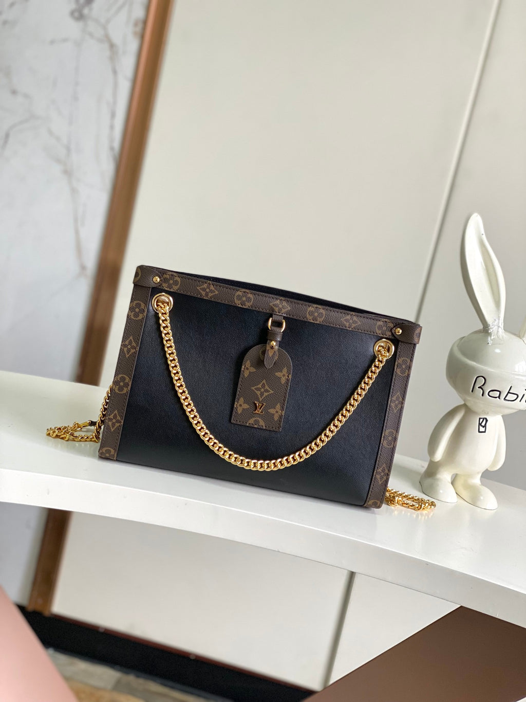 LOUIS VUITTON- LV bag