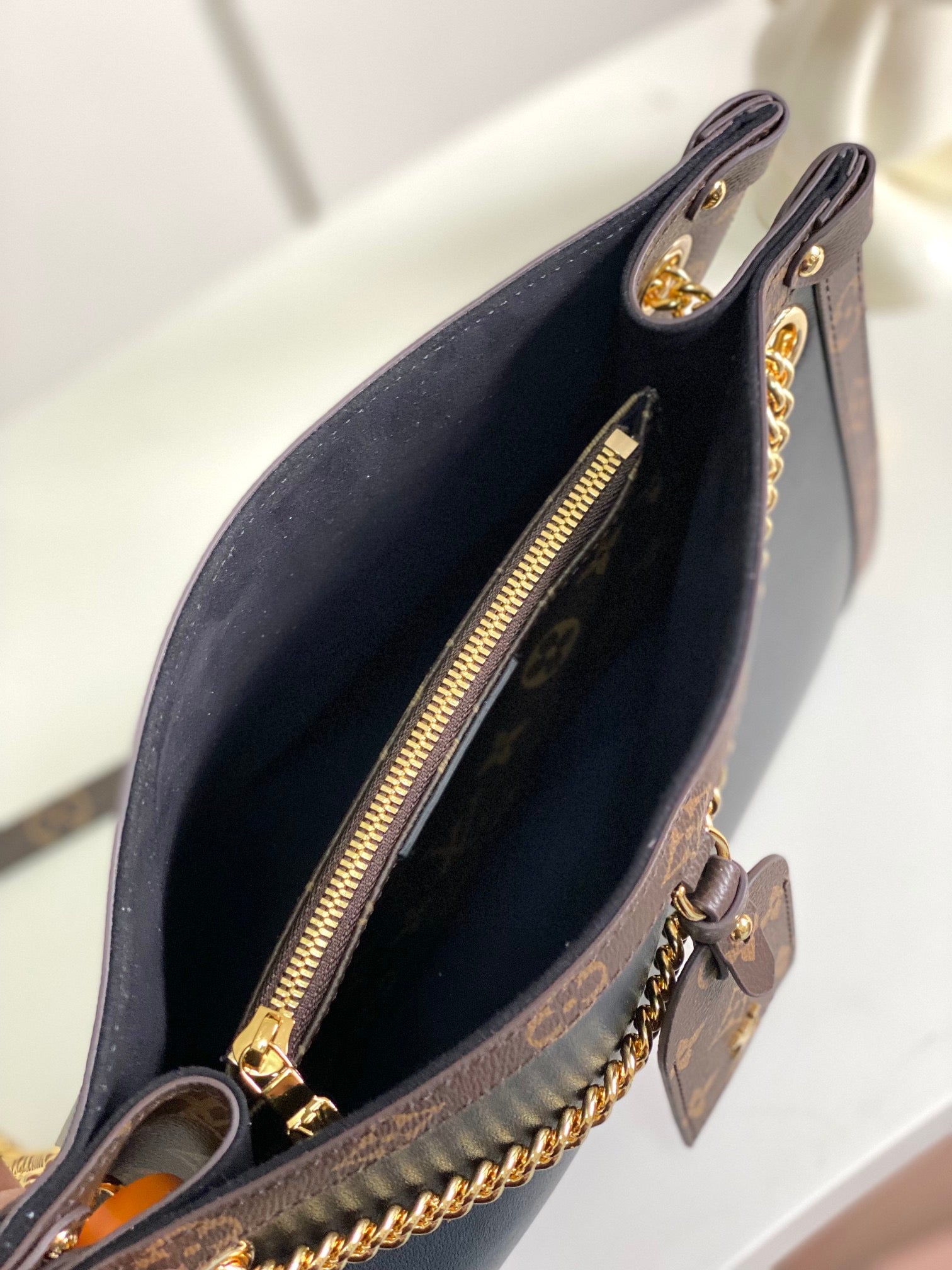 LOUIS VUITTON- LV bag