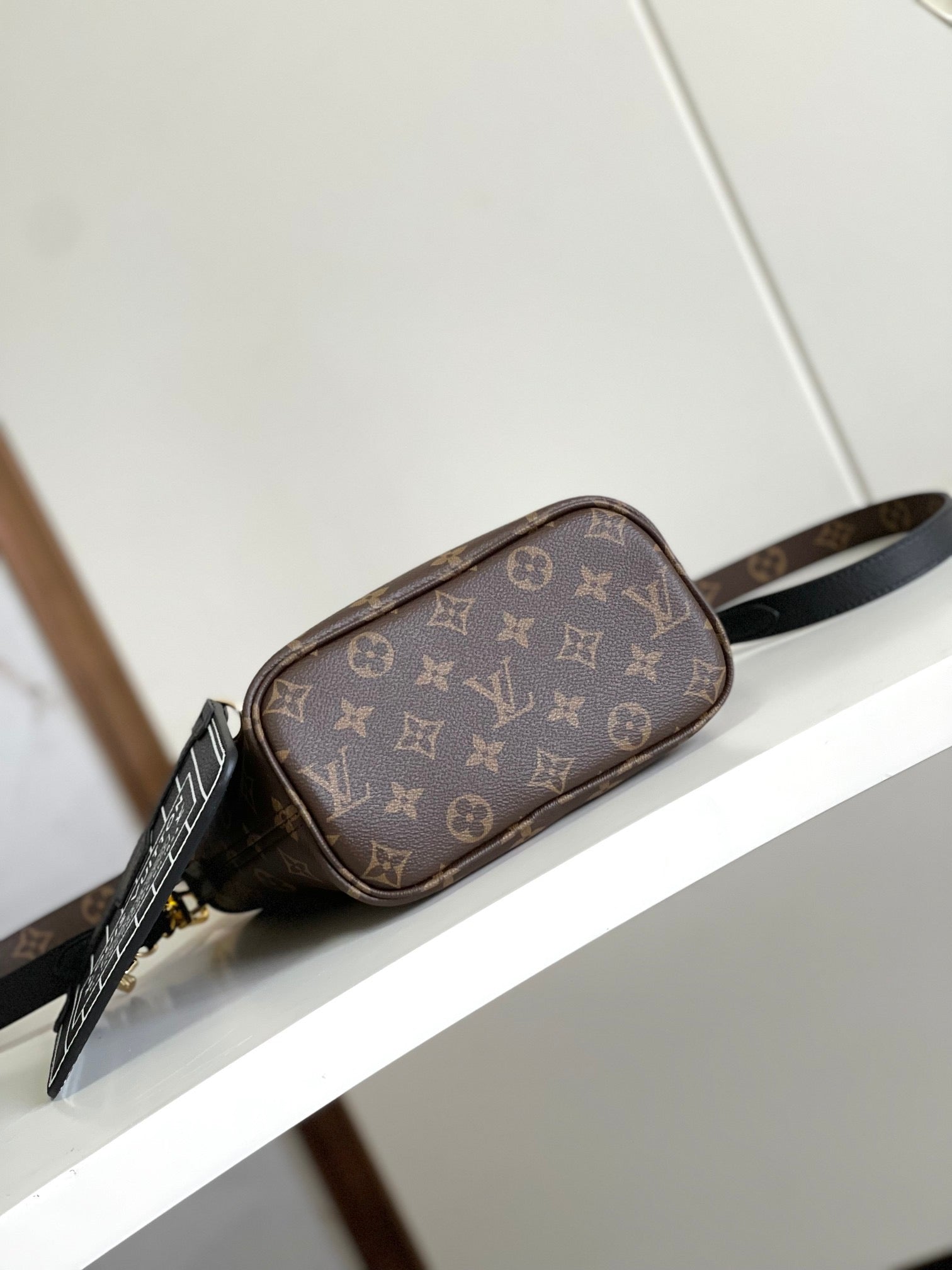 LOUIS VUITTON- LV bag