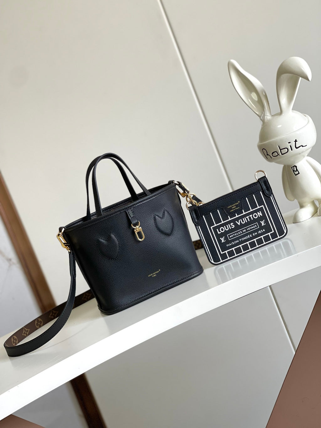 LOUIS VUITTON- LV bag