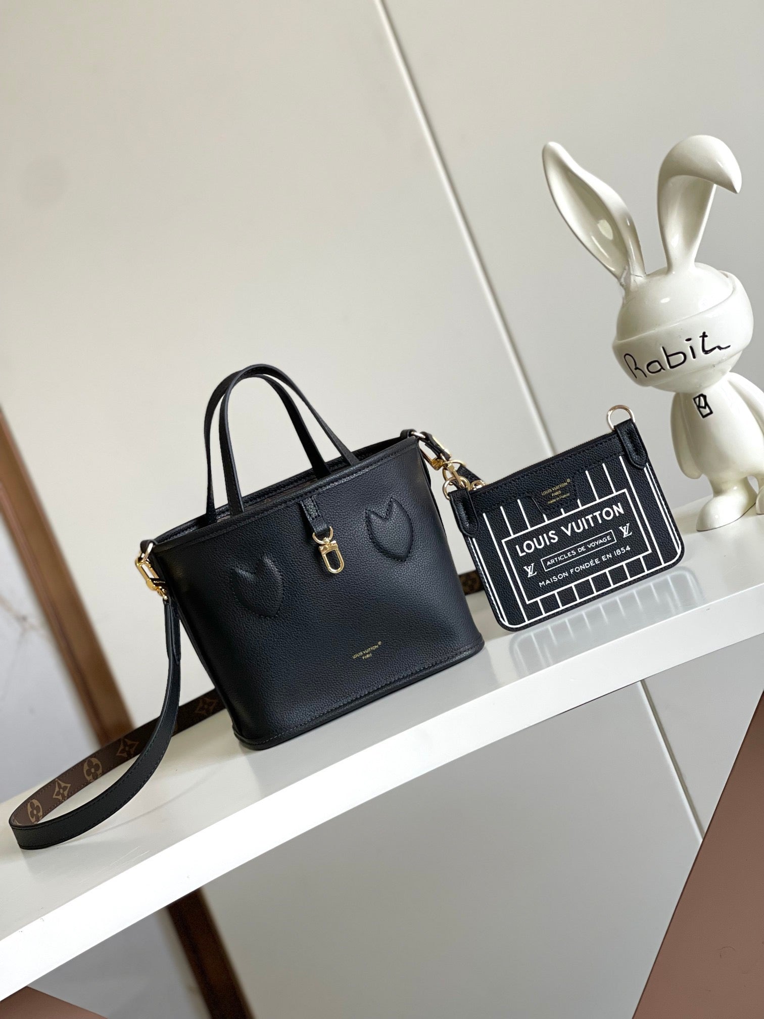 LOUIS VUITTON- LV bag