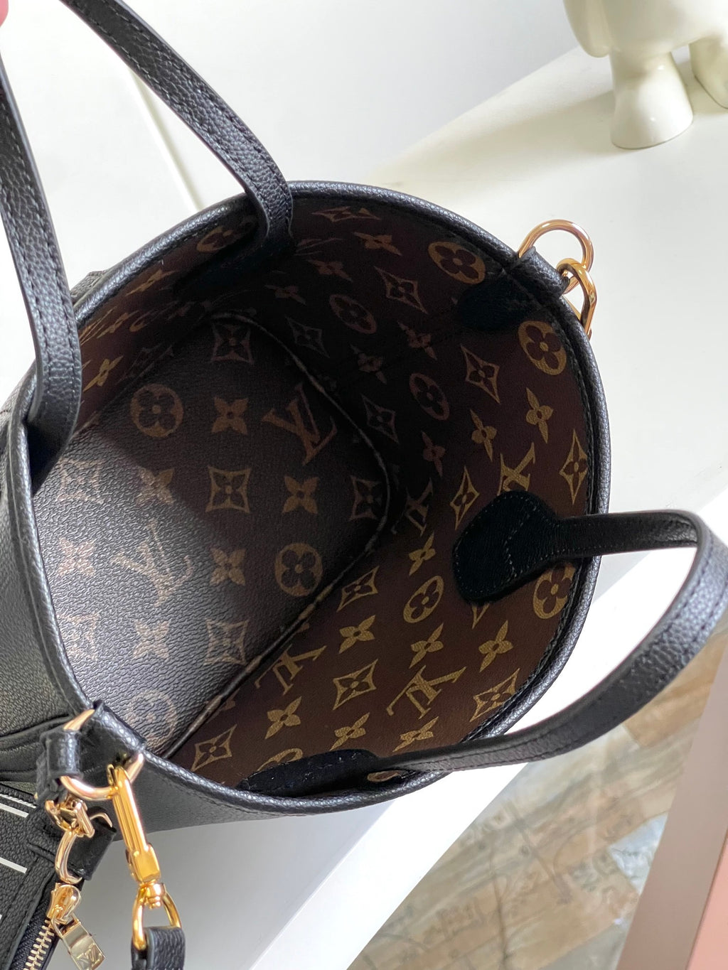 LOUIS VUITTON- LV bag
