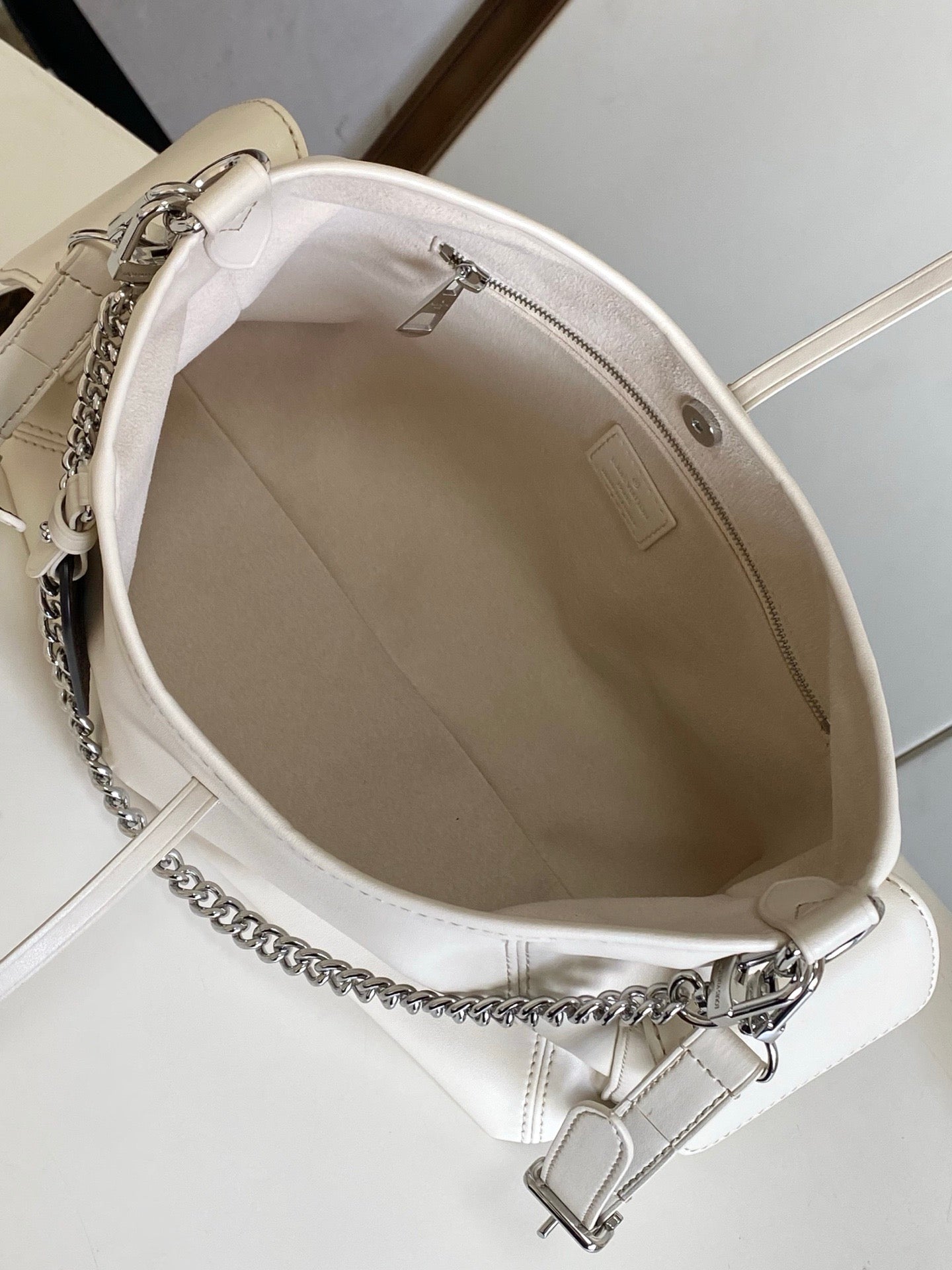 LOUIS VUITTON- LV bag