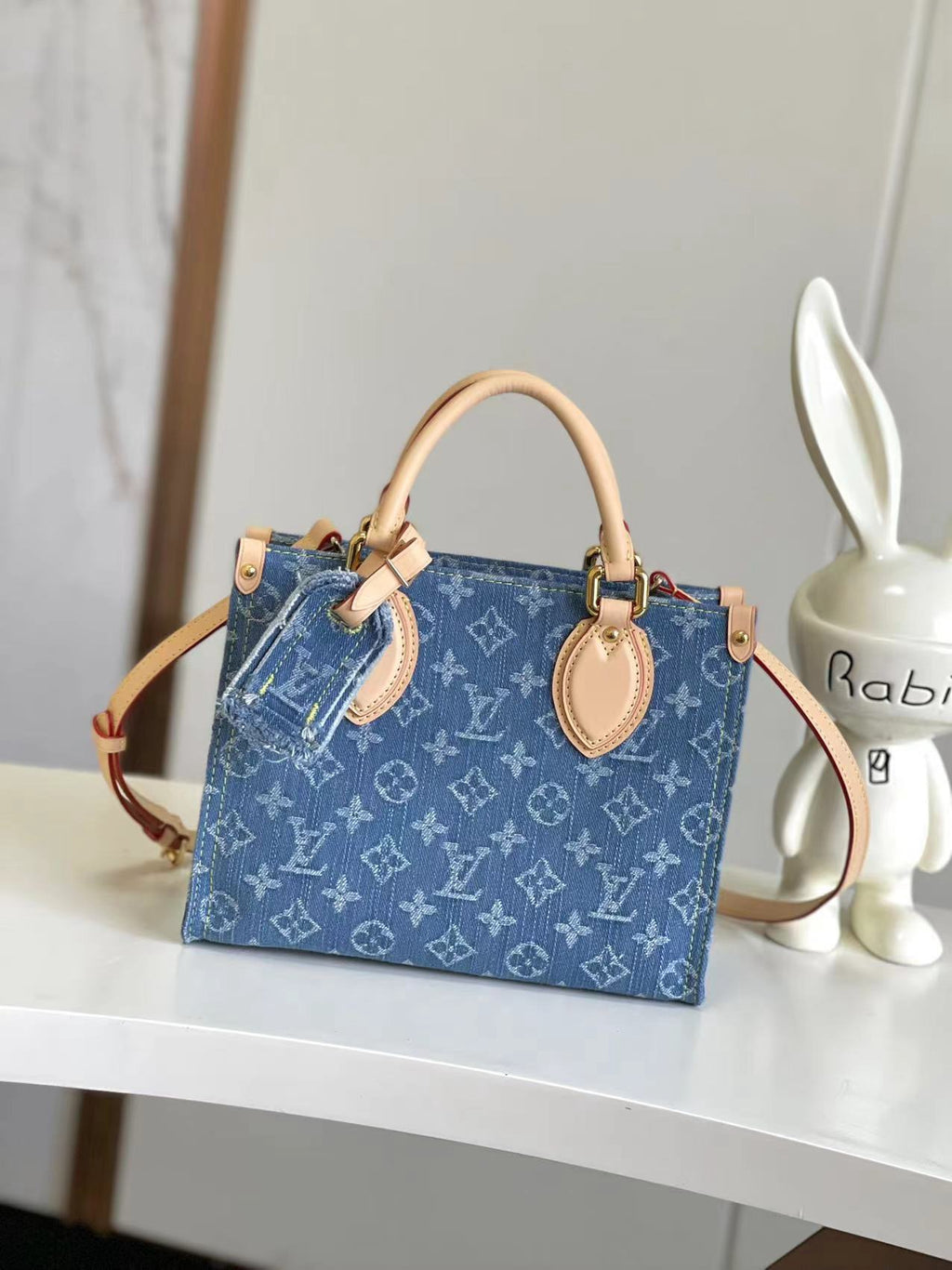 LOUIS VUITTON- LV bag