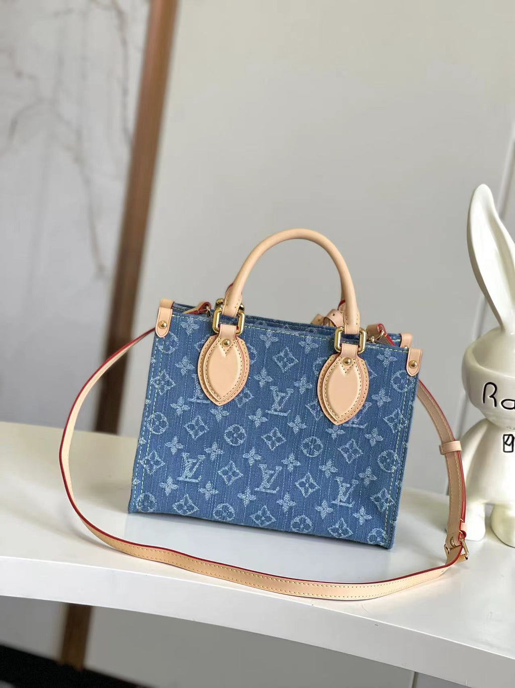 LOUIS VUITTON- LV bag