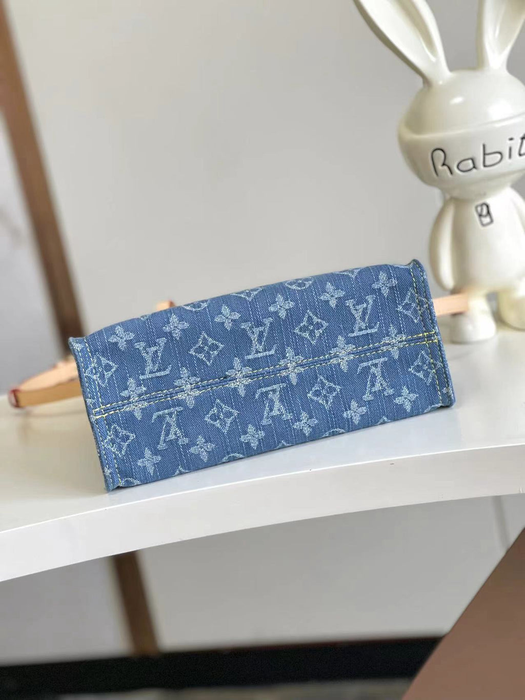 LOUIS VUITTON- LV bag