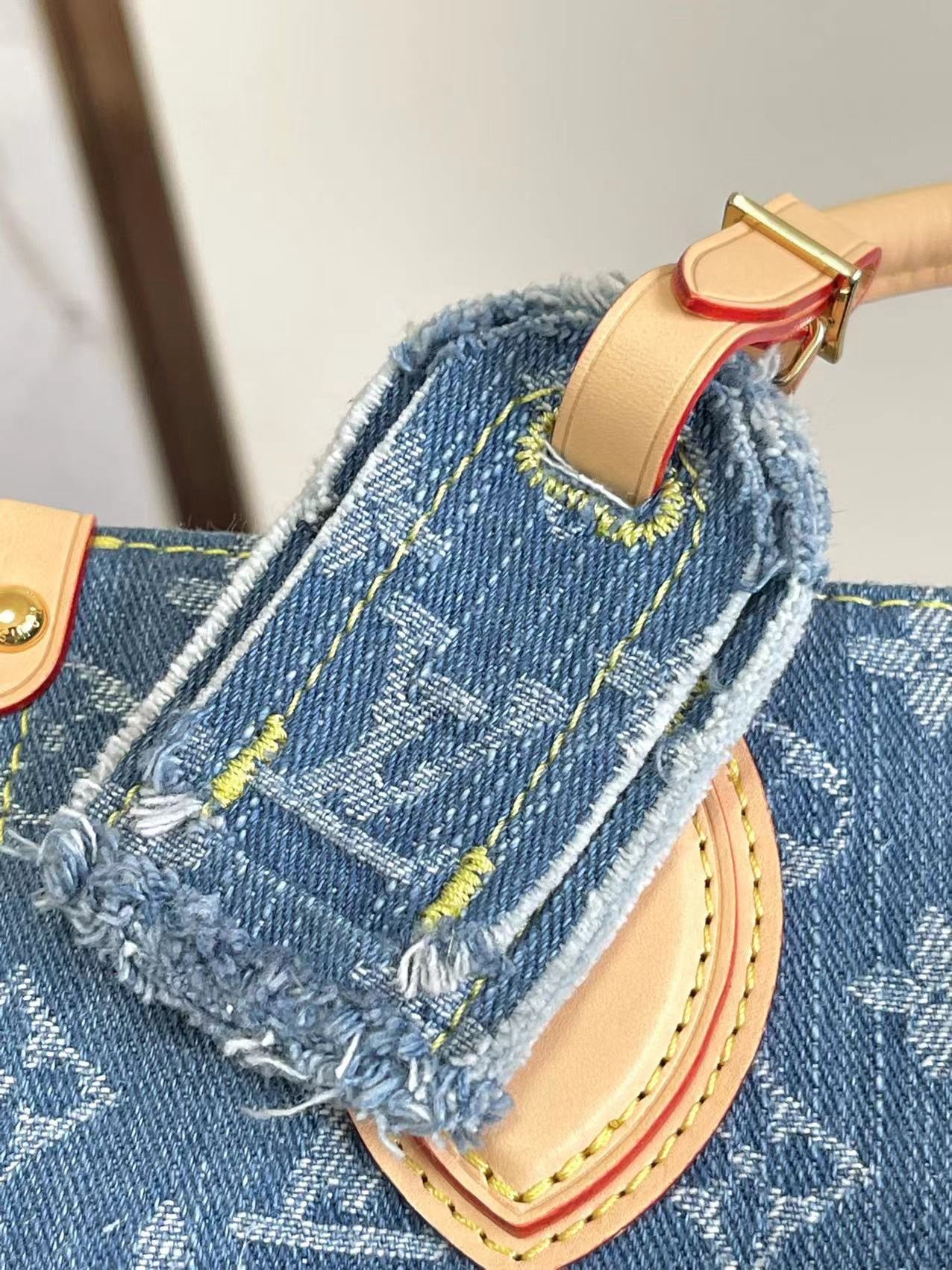 LOUIS VUITTON- LV bag