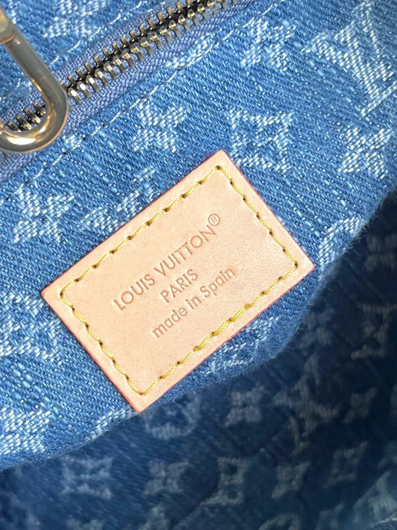 LOUIS VUITTON- LV bag
