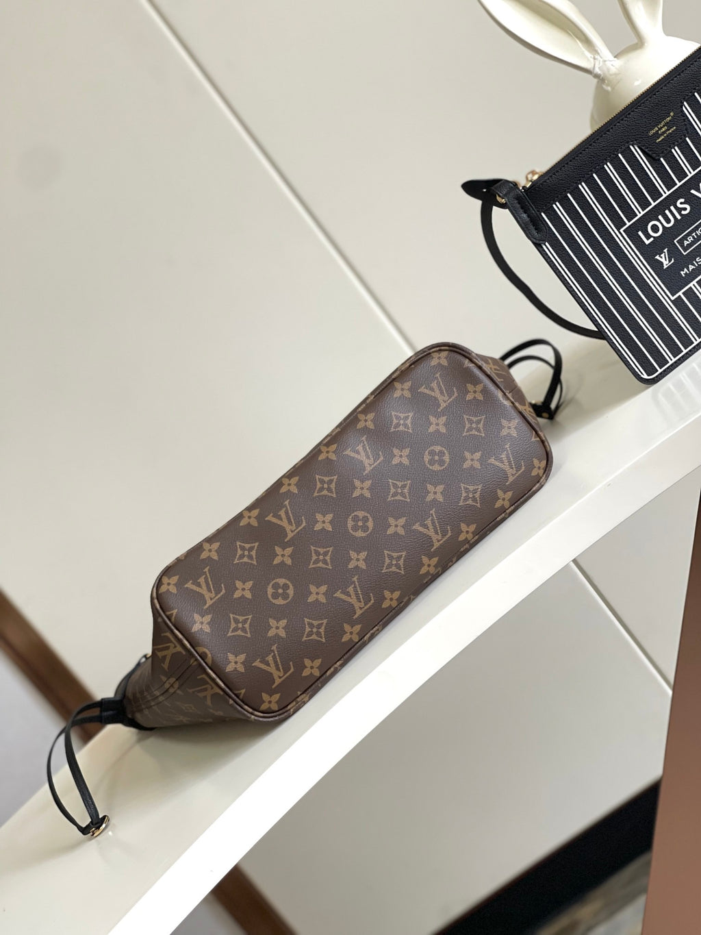LOUIS VUITTON- LV bag