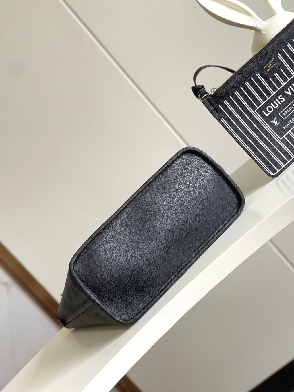 LOUIS VUITTON- LV bag