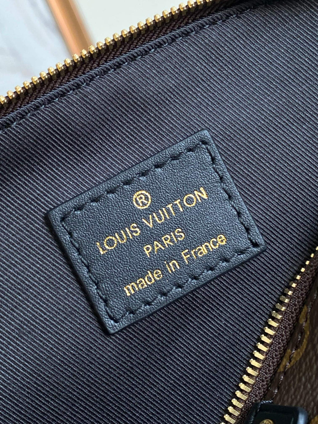 LOUIS VUITTON- LV bag