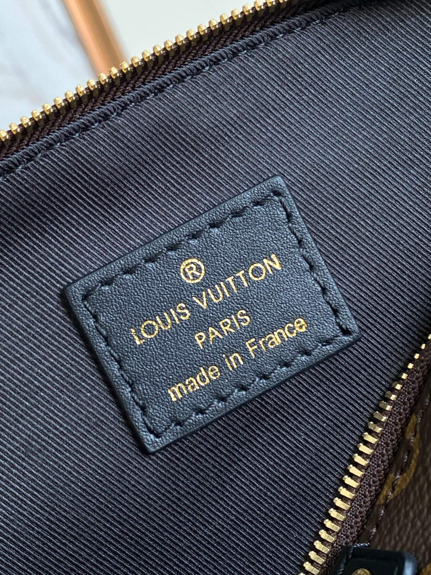 LOUIS VUITTON- LV bag