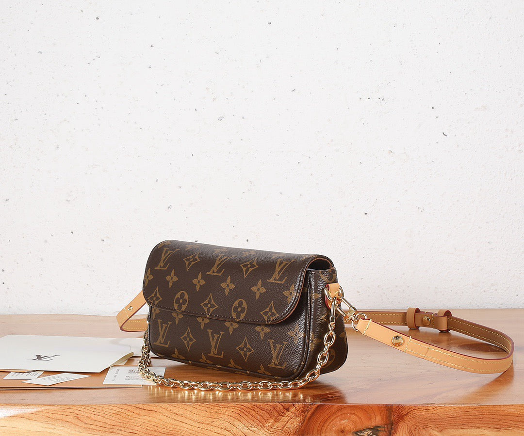 LOUIS VUITTON- LV bag