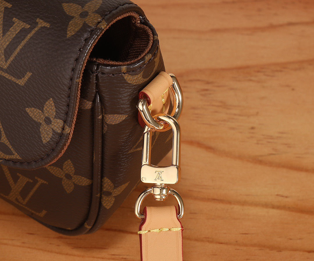 LOUIS VUITTON- LV bag