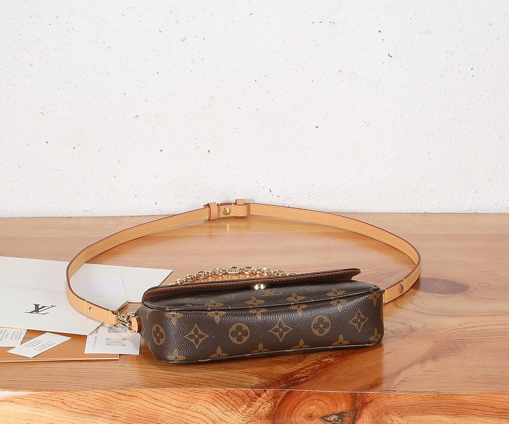 LOUIS VUITTON- LV bag