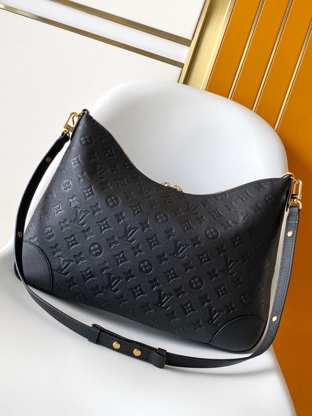 LOUIS VUITTON- LV bag