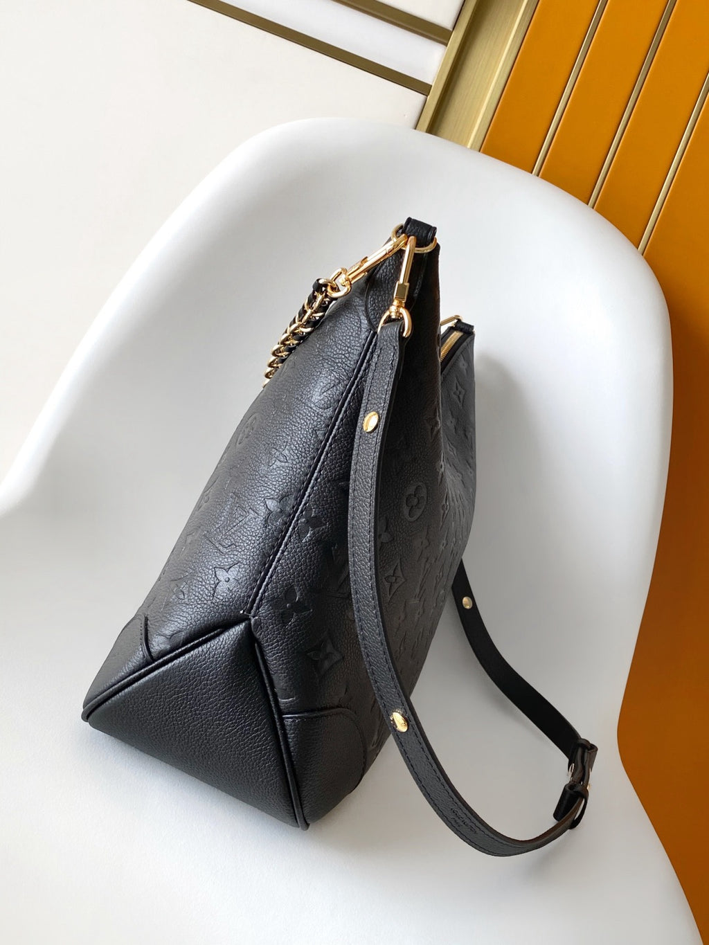 LOUIS VUITTON- LV bag