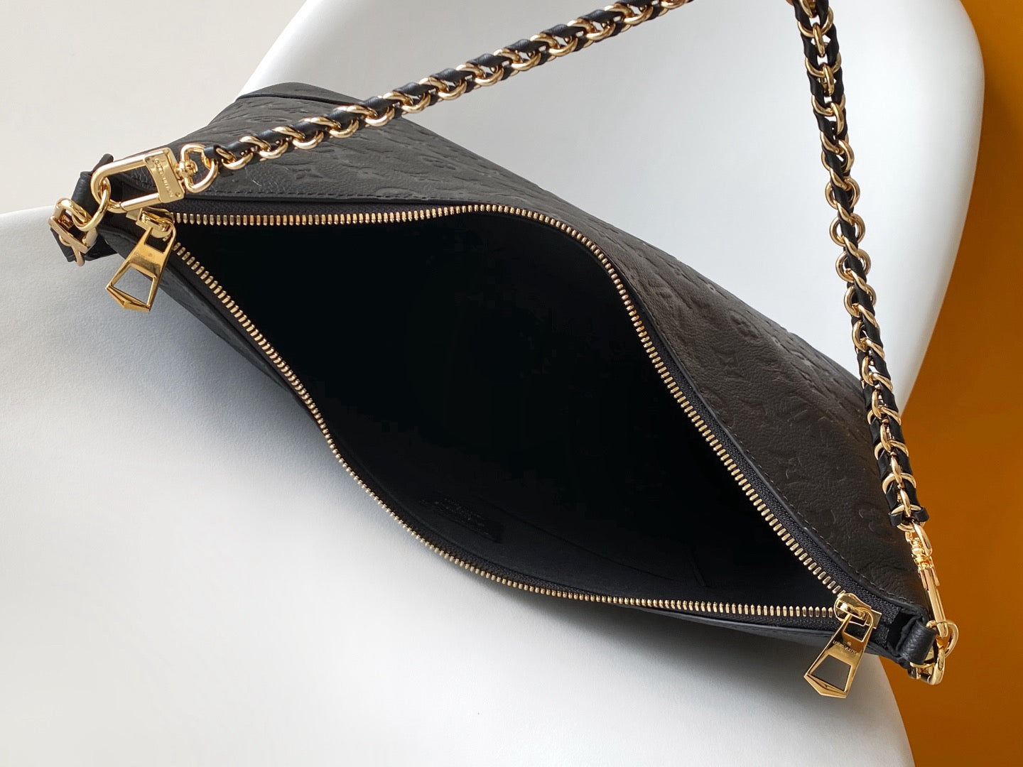 LOUIS VUITTON- LV bag