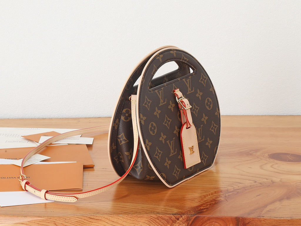 LOUIS VUITTON- LV bag