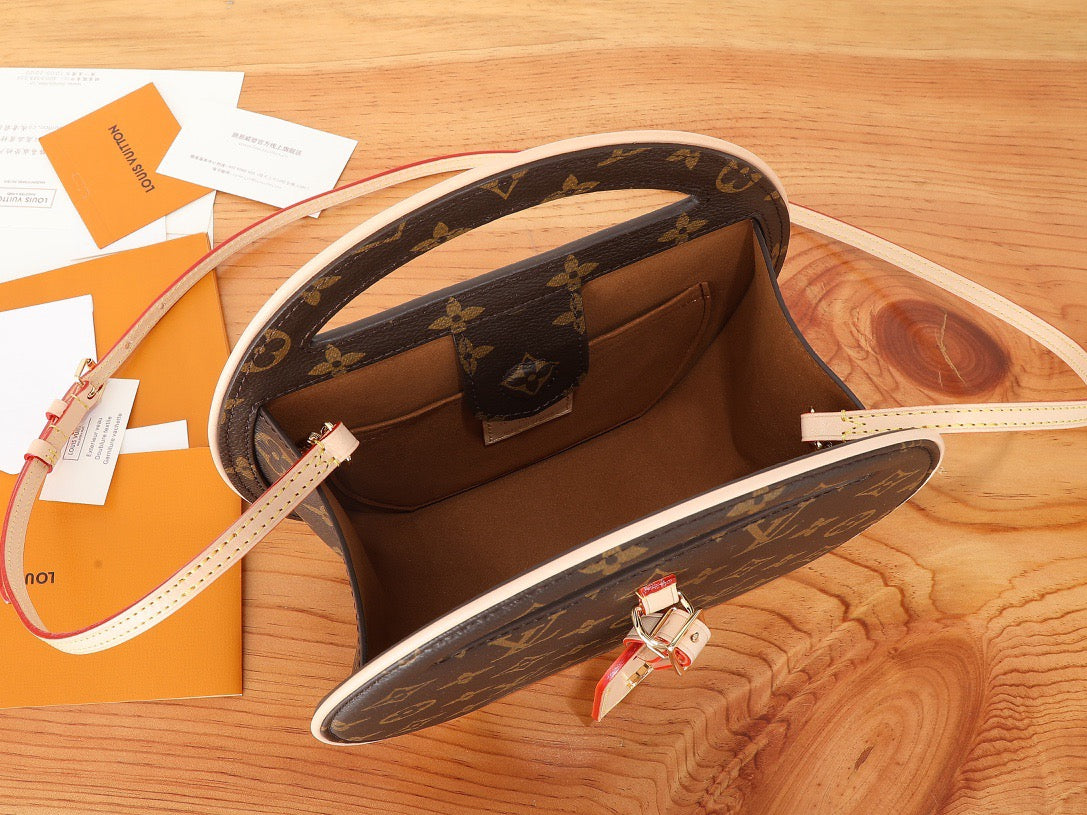 LOUIS VUITTON- LV bag