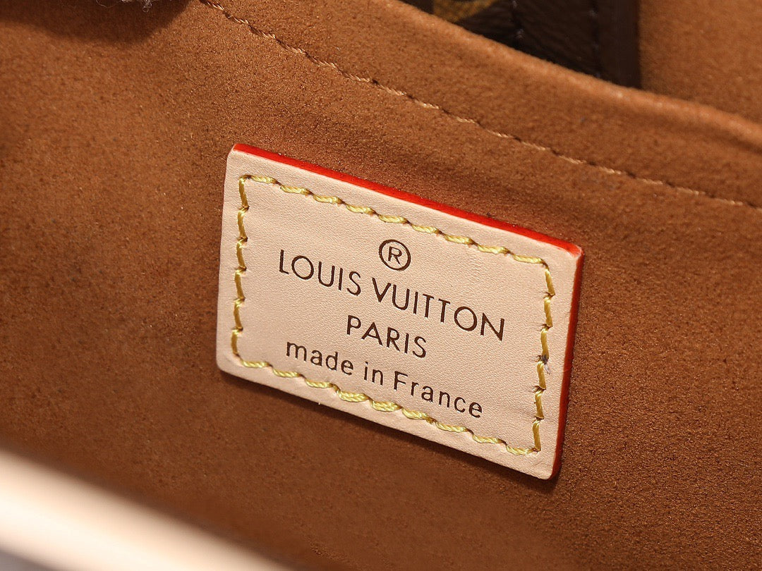 LOUIS VUITTON- LV bag