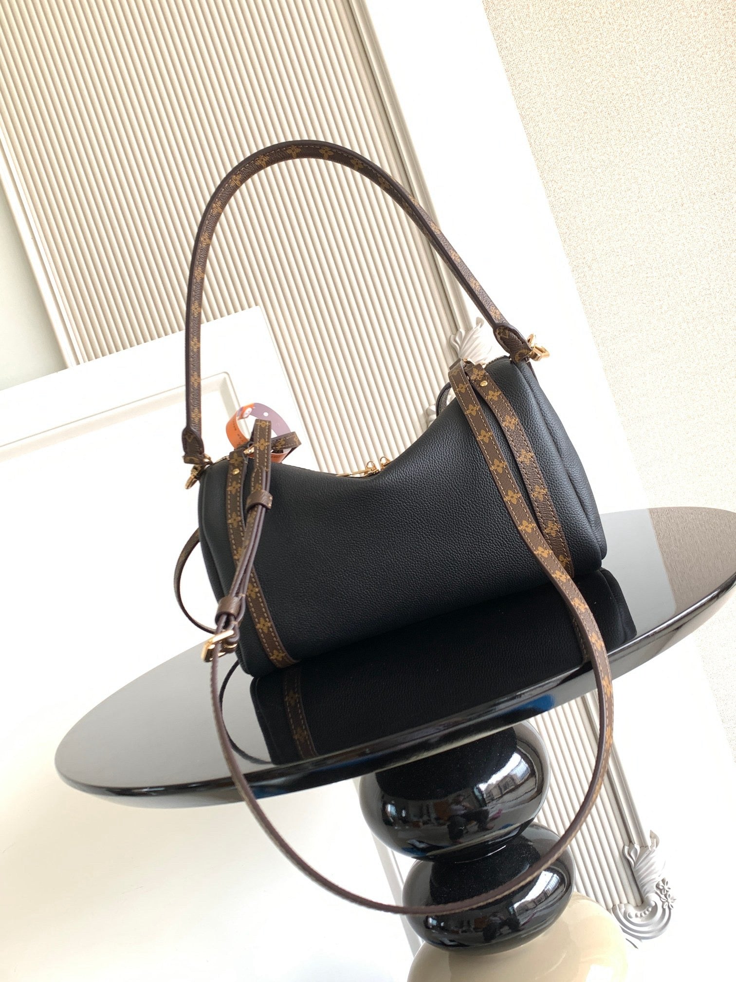 LOUIS VUITTON- LV bag