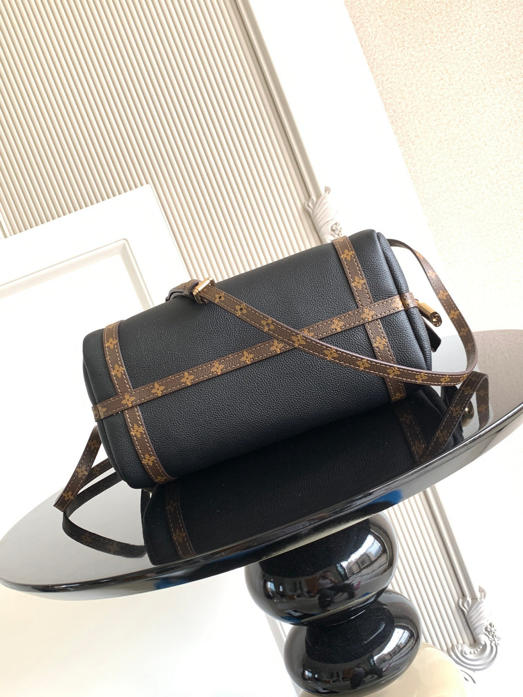 LOUIS VUITTON- LV bag