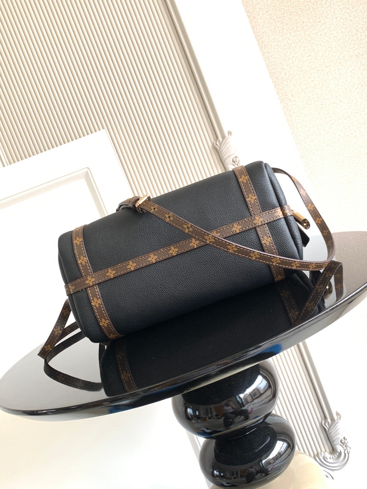 LOUIS VUITTON- LV bag