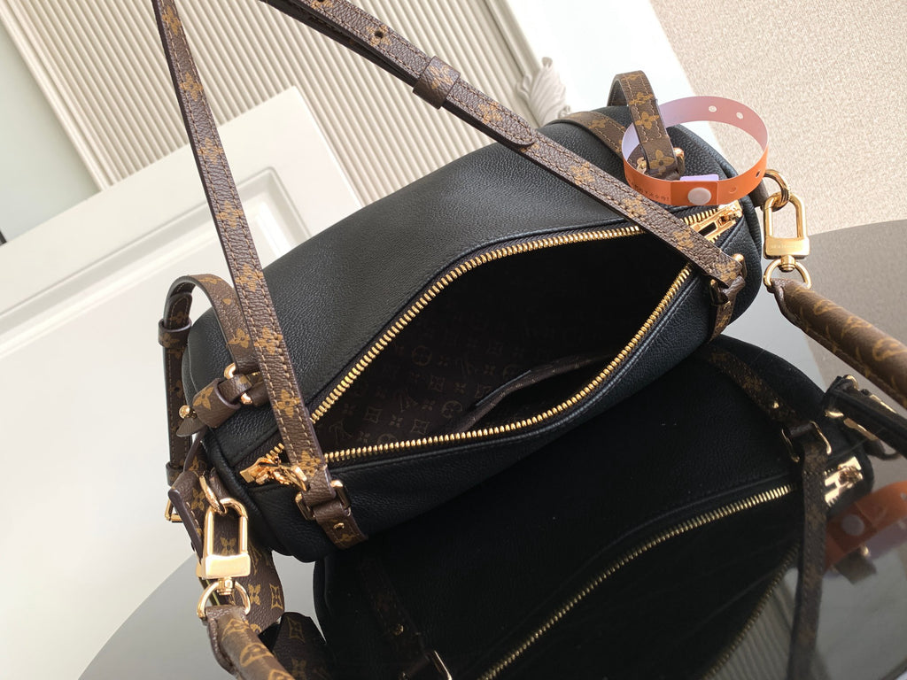 LOUIS VUITTON- LV bag