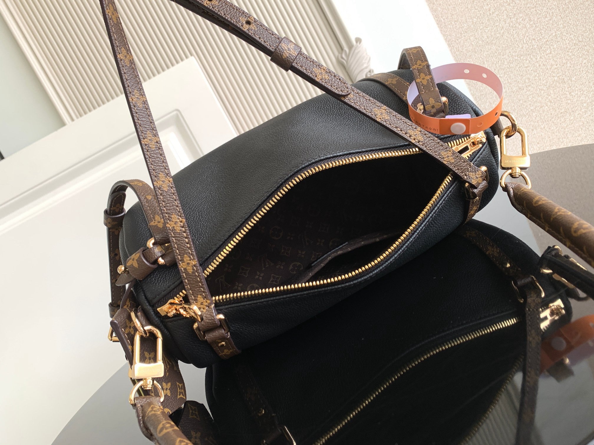 LOUIS VUITTON- LV bag