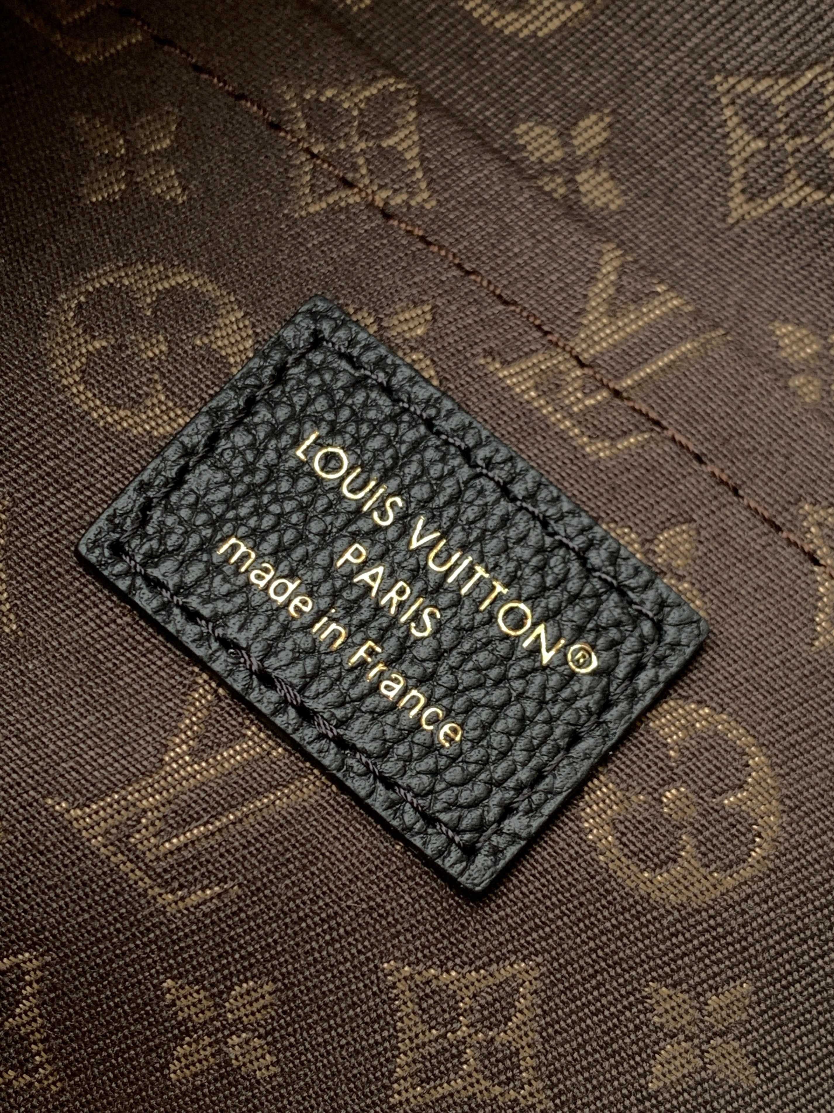 LOUIS VUITTON- LV bag