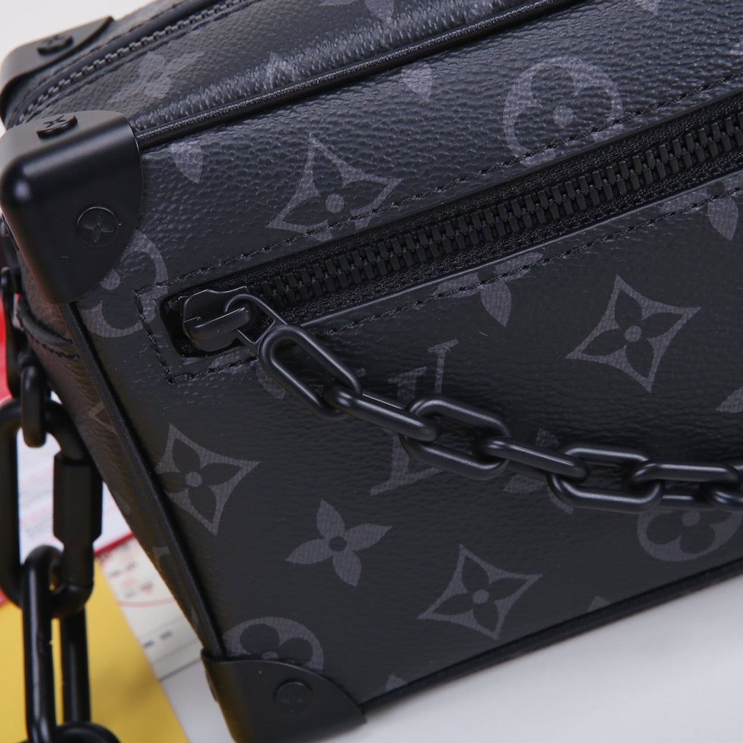 LOUIS VUITTON- LV bag